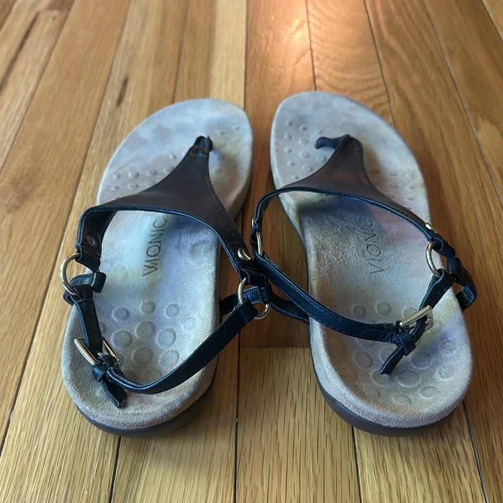 Vionic Kirra Black Leather Buckle Sandal size 8 - Picture 4 of 7
